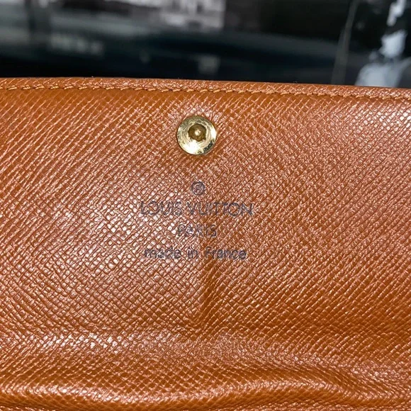 Authentic Louis Vuitton Monogram Sarah Wallet - Picture 7 of 13